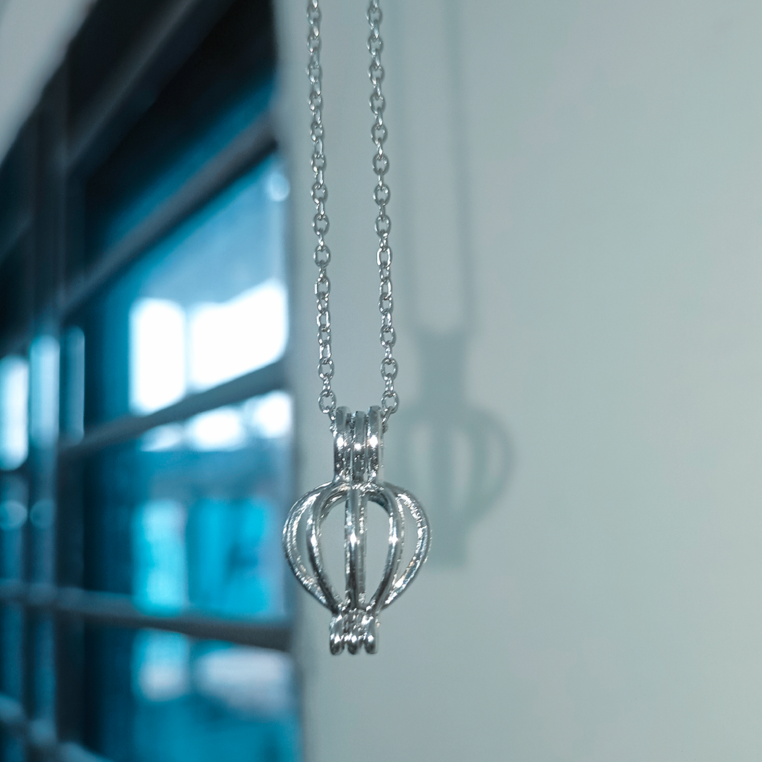 Pearl pendant closeup